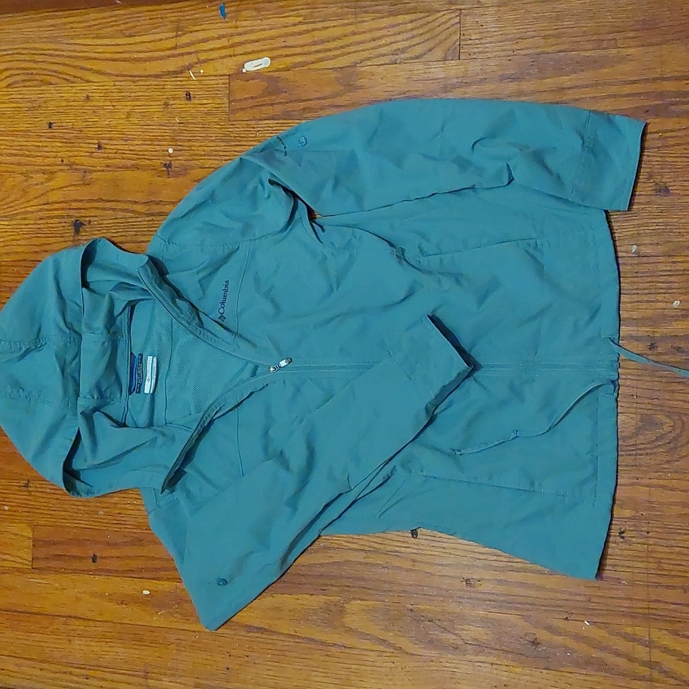Never worn Columbia OmniShade Sun Protection full zip, hooded jacket, Ladies XS